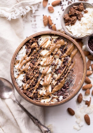 ALMOND CHOCOLATE COCONUT SMOOTHIE BOWL (GLUTEN FREE + VEGAN)
